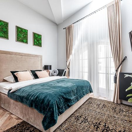 Sun Lighted Cathedral Square Studio Apartment Vilnius Exterior foto